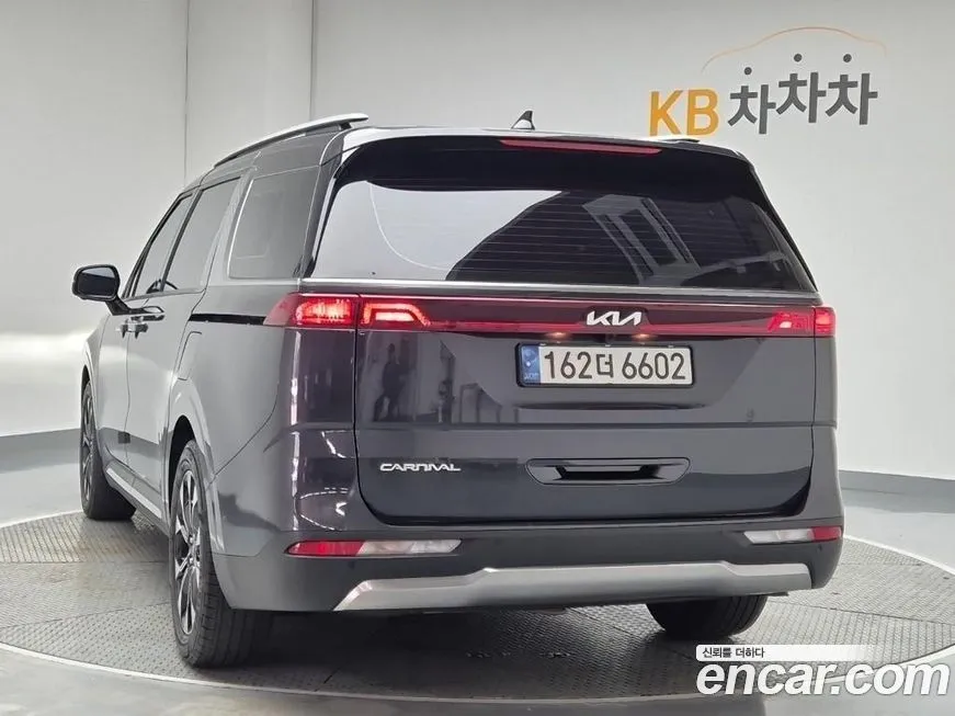 Kia Carnival — фото 10