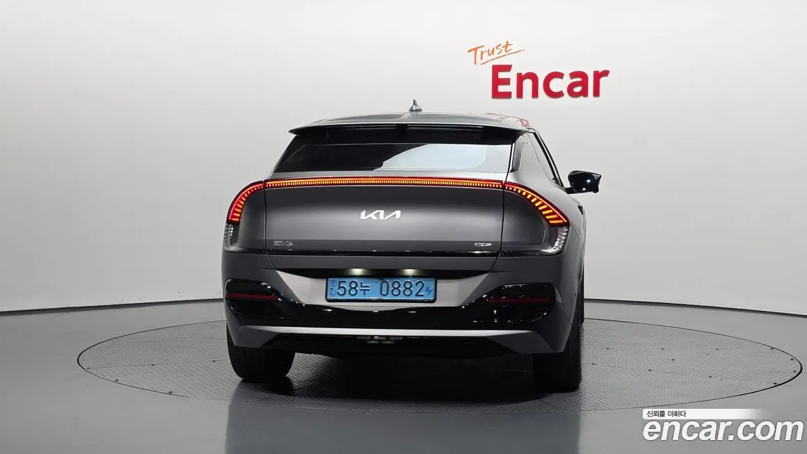 Kia EV6 — фото 10