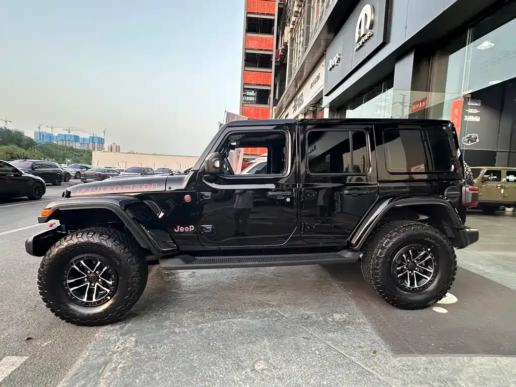 Jeep Wrangler — фото 8