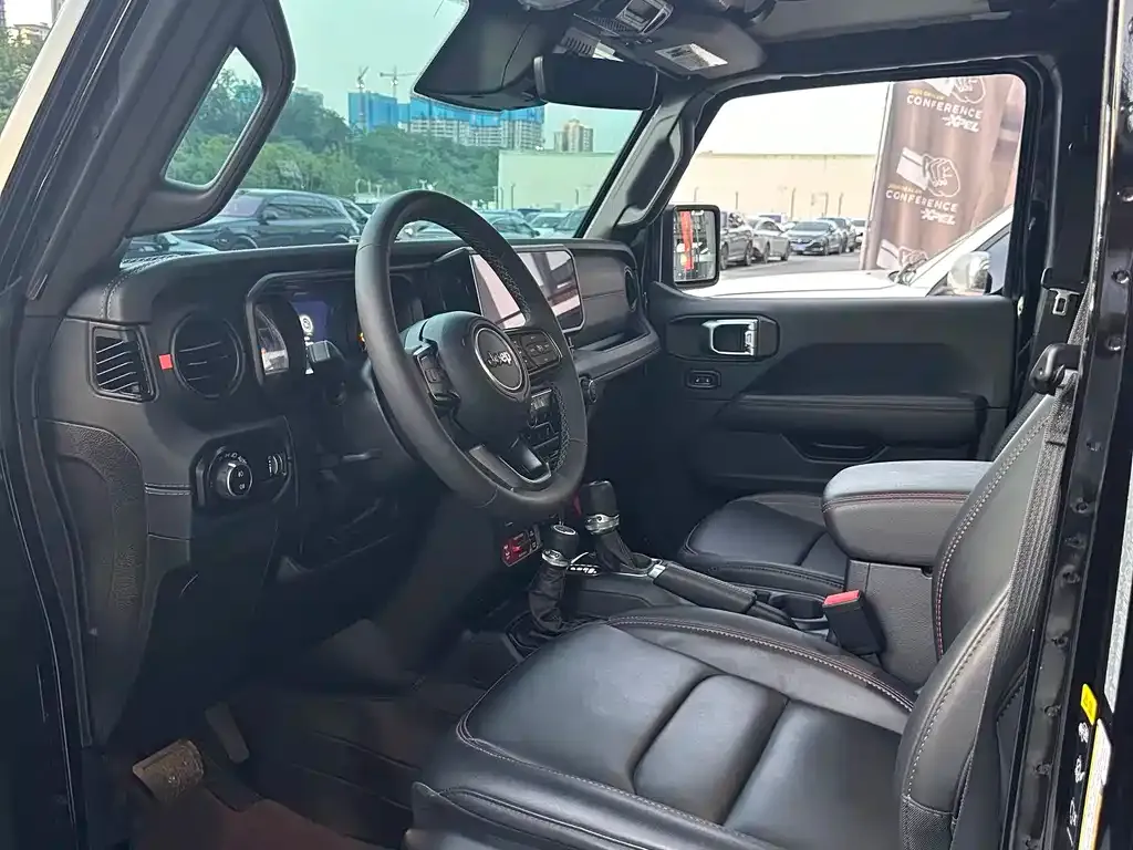Jeep Wrangler — фото 7