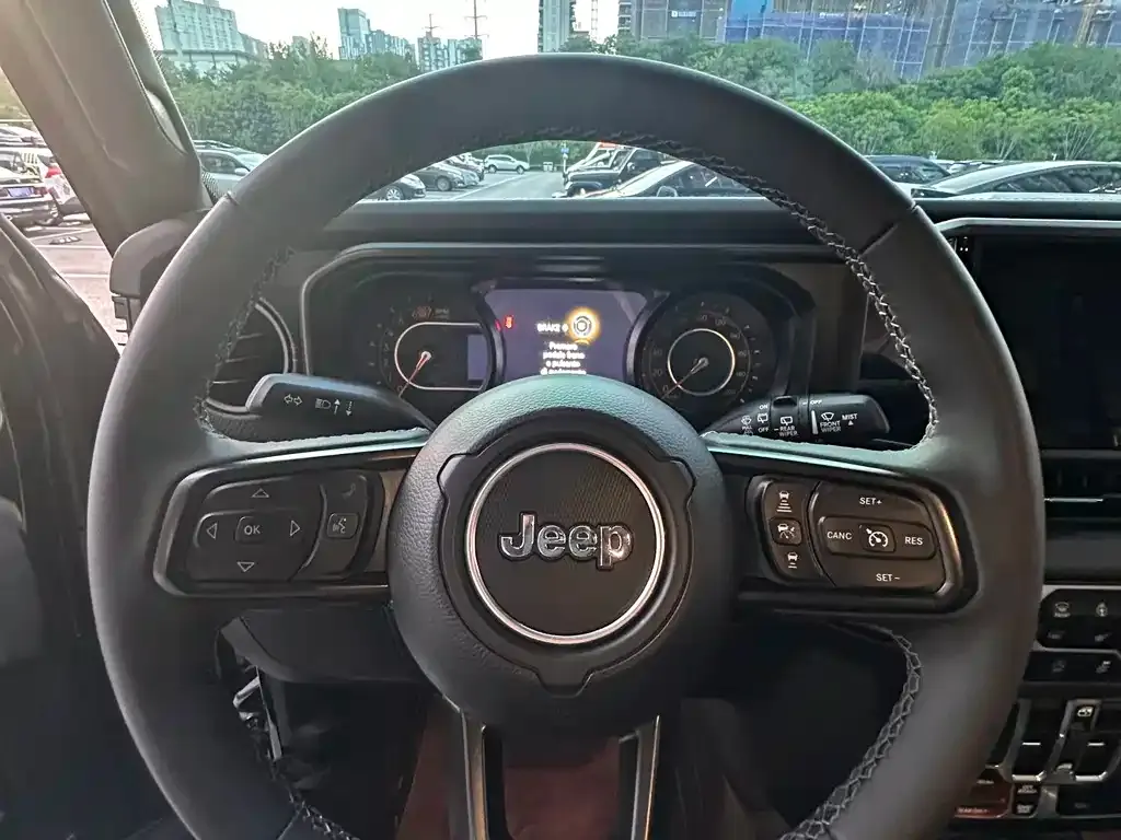 Jeep Wrangler — фото 5