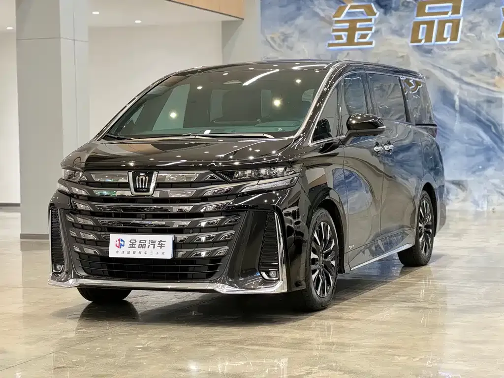 Toyota Vellfire — фото 1