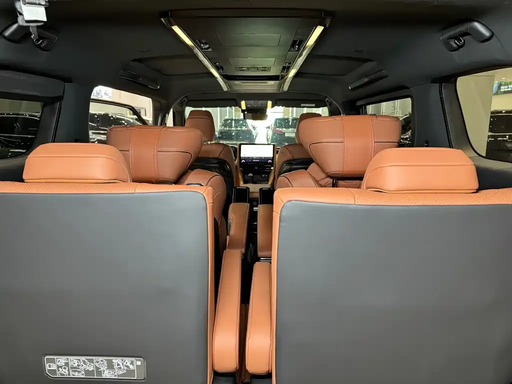 Toyota Vellfire — фото 6