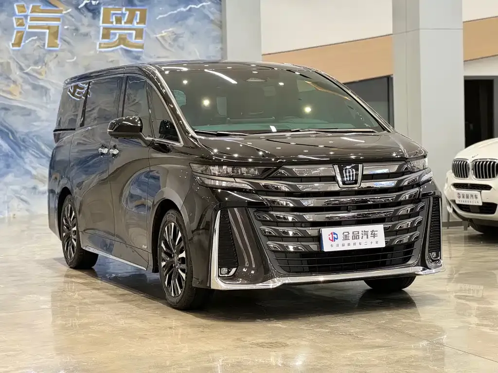 Toyota Vellfire — фото 3
