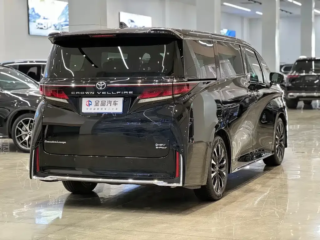 Toyota Vellfire — фото 9