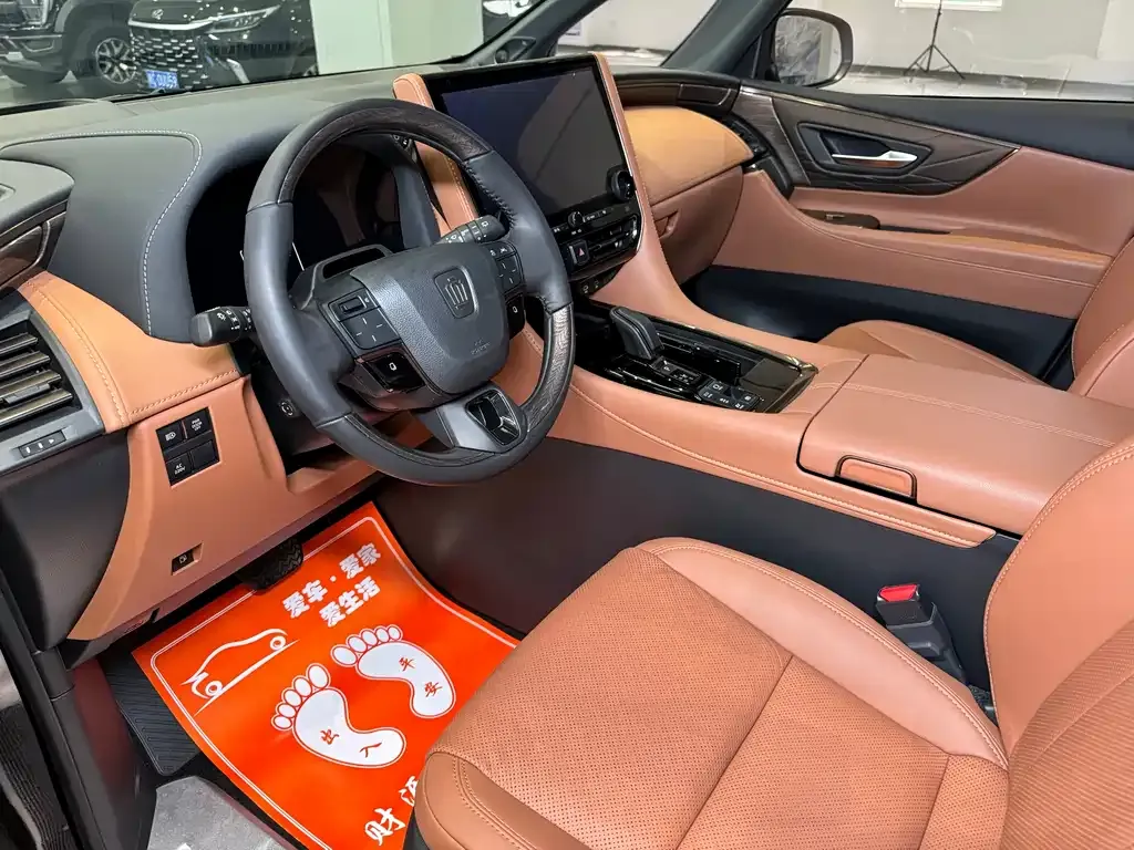 Toyota Vellfire — фото 10
