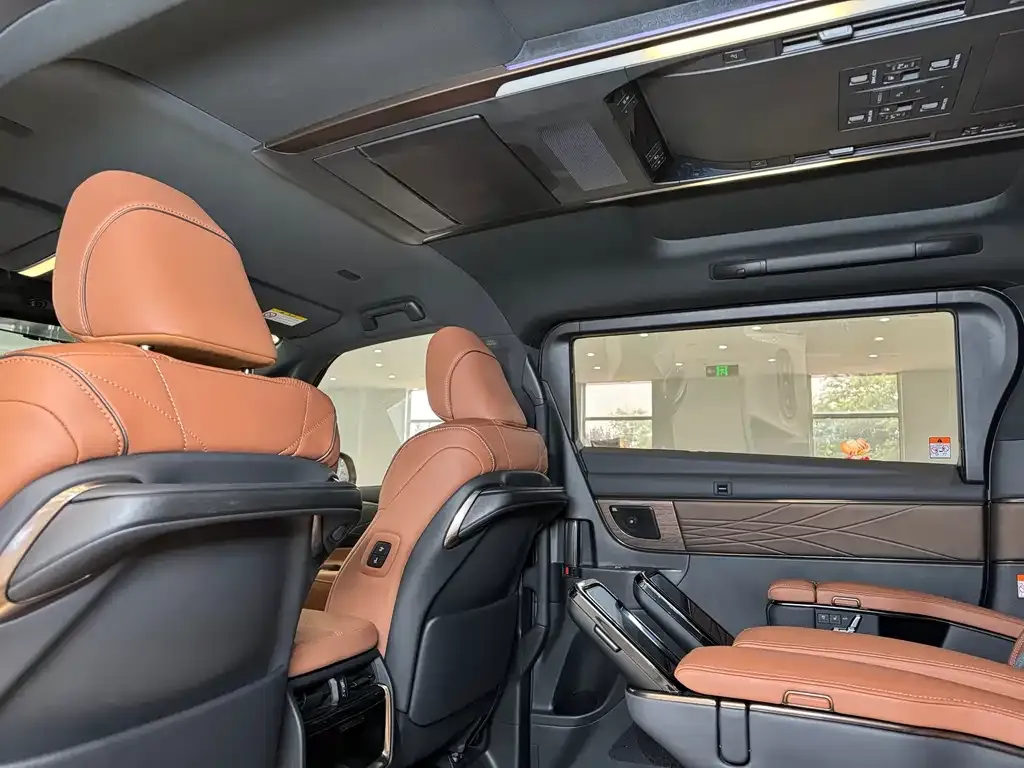 Toyota Vellfire — фото 4