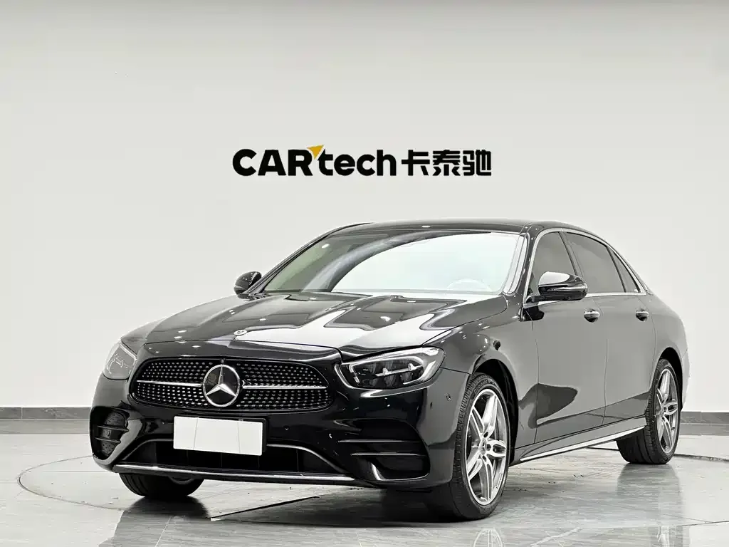 Mercedes-Benz E-Class — фото 1