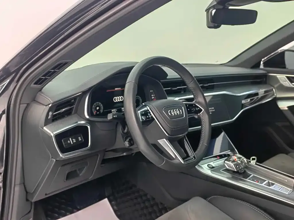 Audi A6L — фото 2