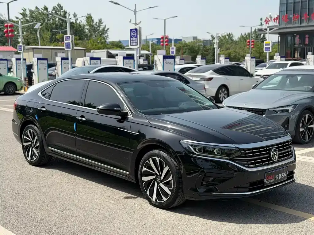 Volkswagen Passat — фото 8