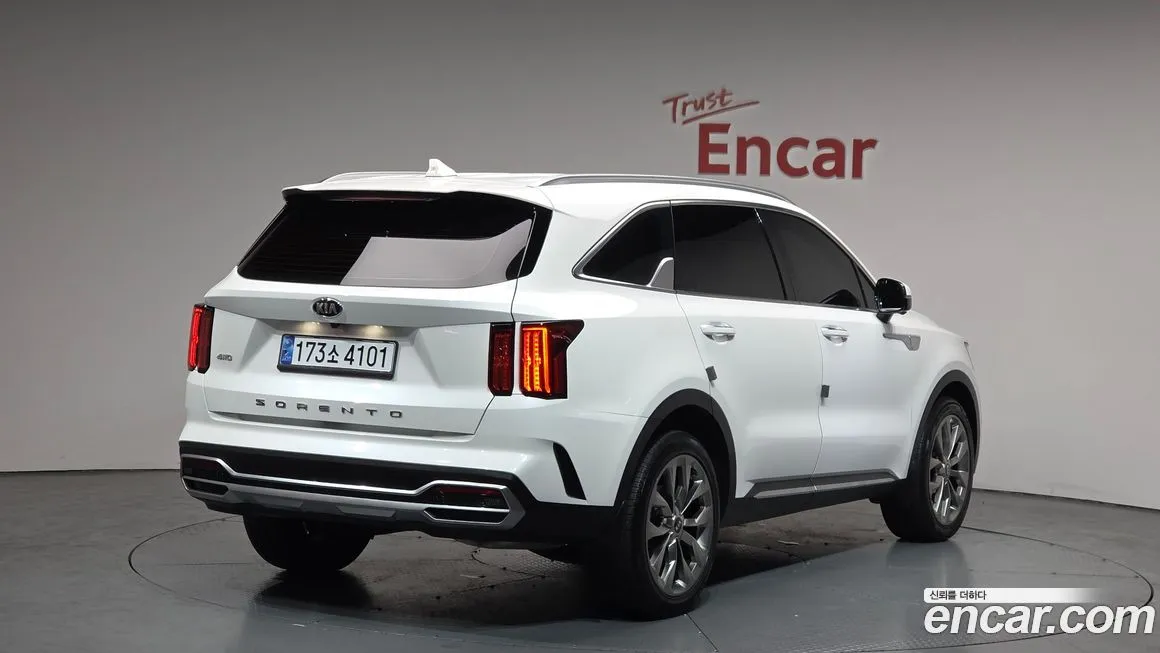 Kia Sorento — фото 9