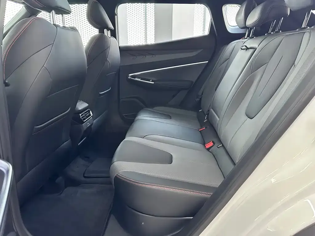 Geely Boyue 2024 из CN, фото 2