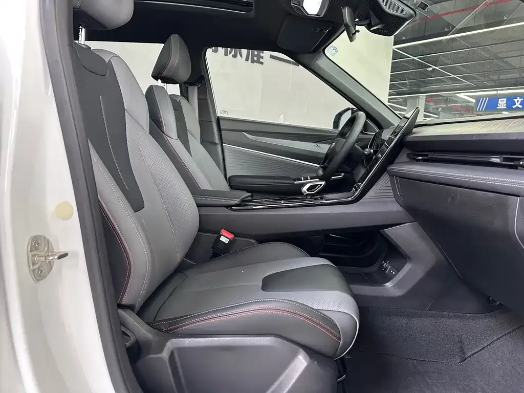Geely Boyue 2024 из CN, фото 4