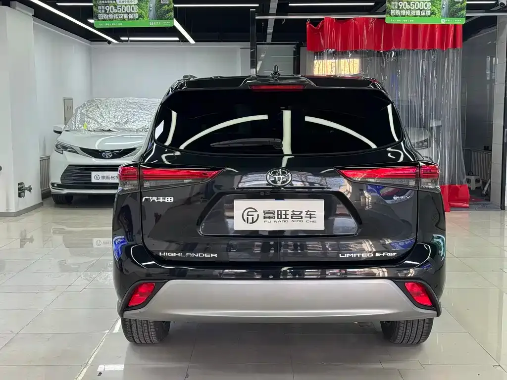 Toyota Highlander — фото 6
