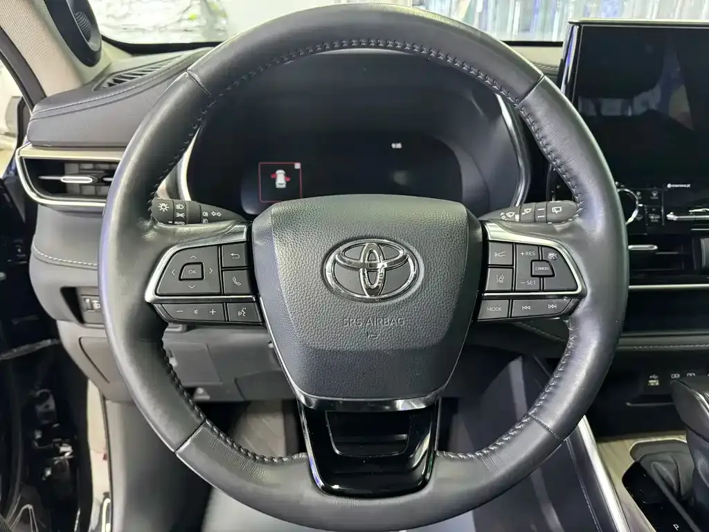 Toyota Highlander — фото 4