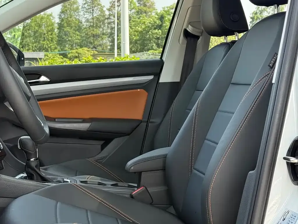 Volkswagen Bora 2025 из CN, фото 4