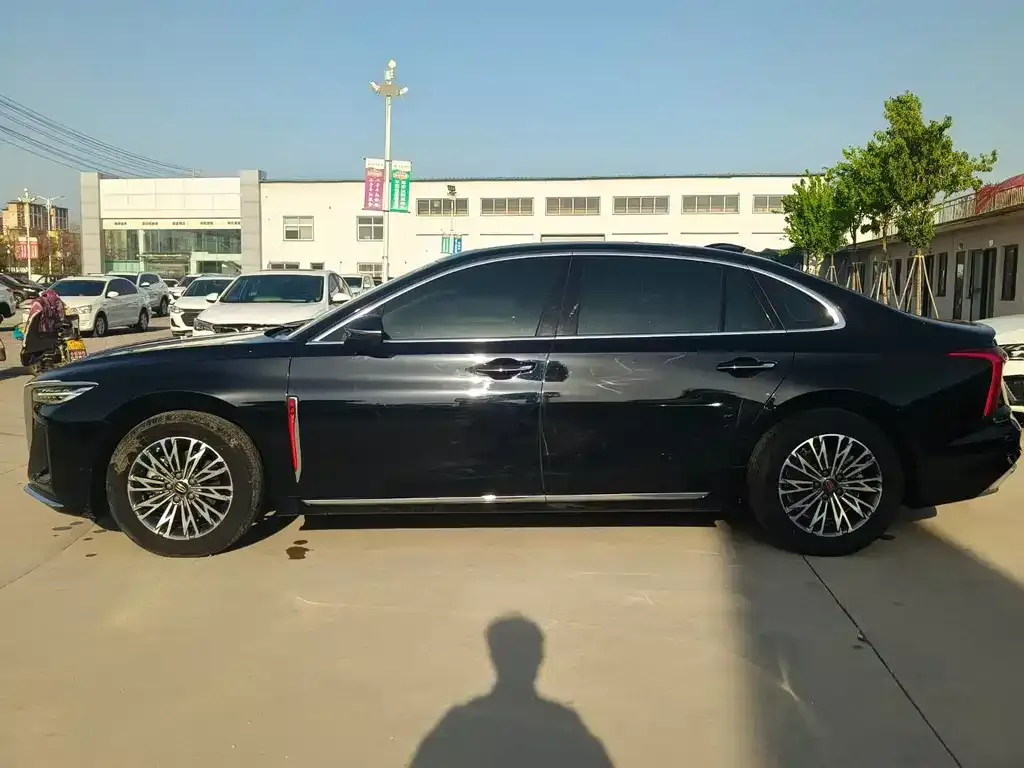 Hongqi H5 — фото 4