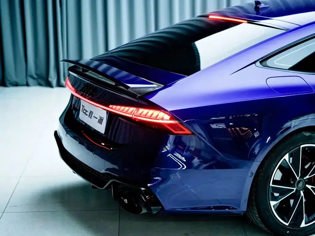 Audi A7 2021 из CN, фото 6