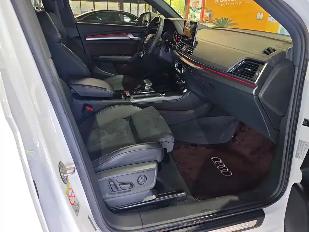 Audi Q5L Sportback 2022 из CN, фото 3