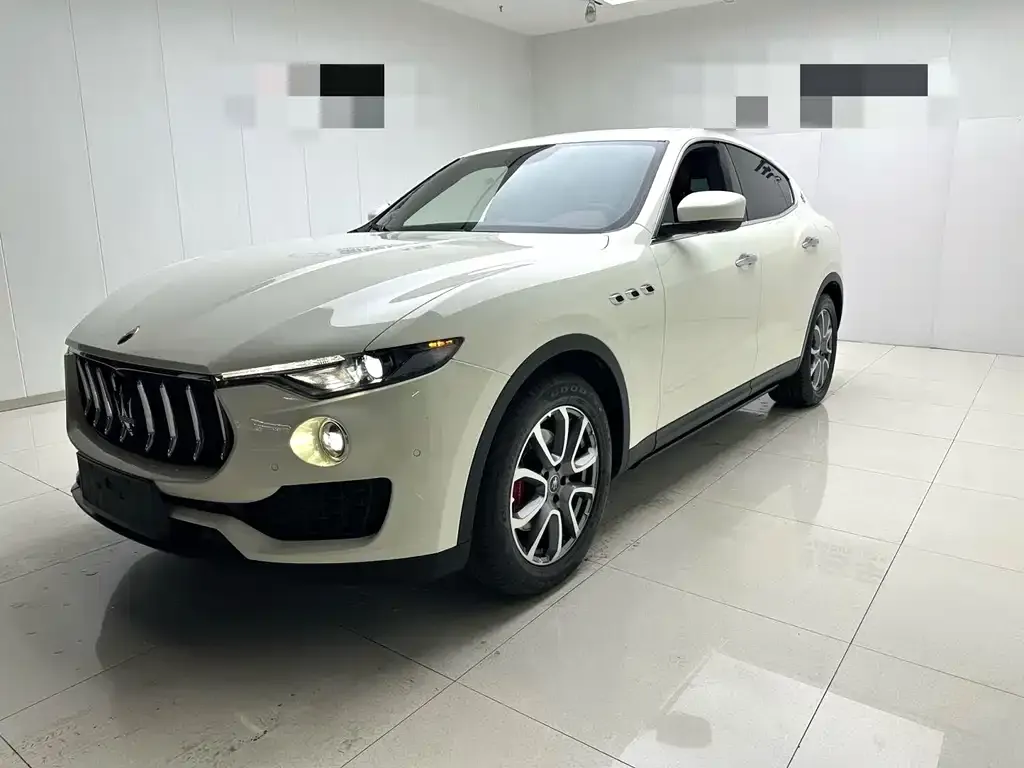 Maserati Levante — фото 1