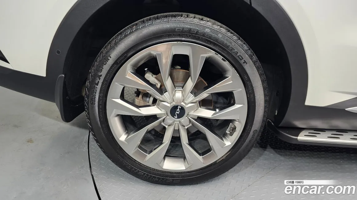 Kia Sorento — фото 7