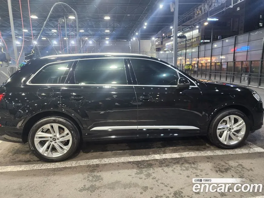Audi Q7 2023 из KR, фото 10