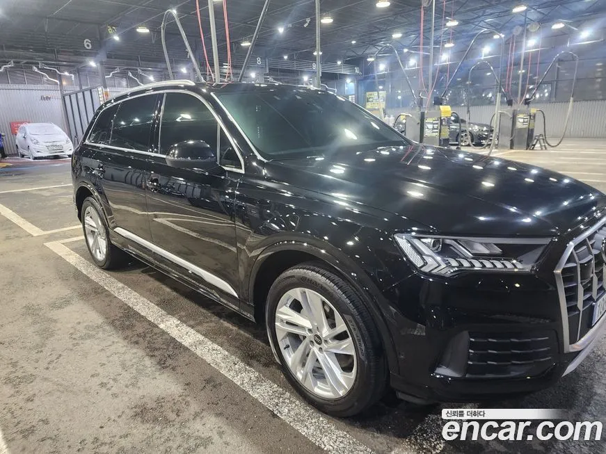 Audi Q7 2023 из KR, фото 2