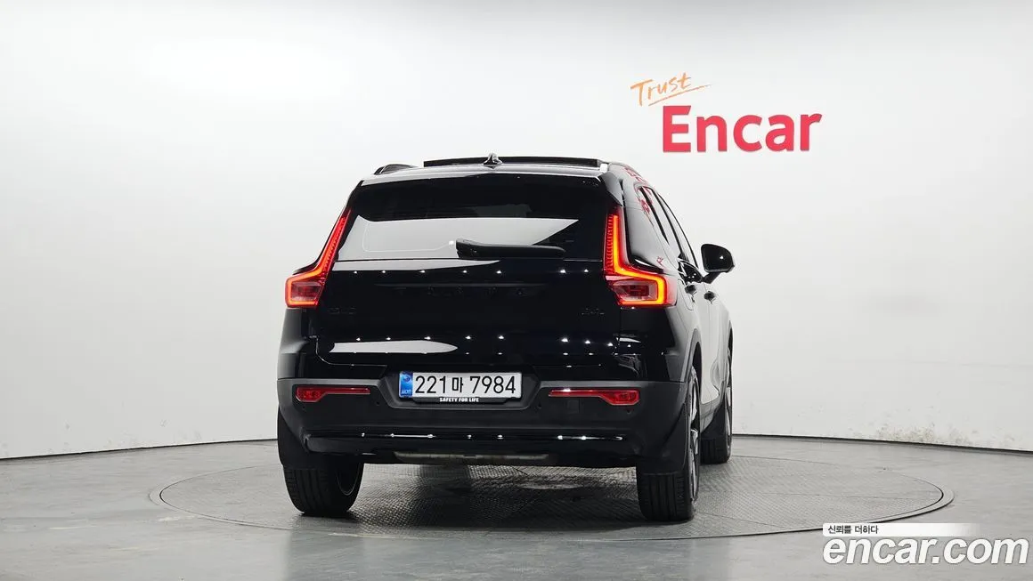 Volvo XC40 2025 из KR, фото 2