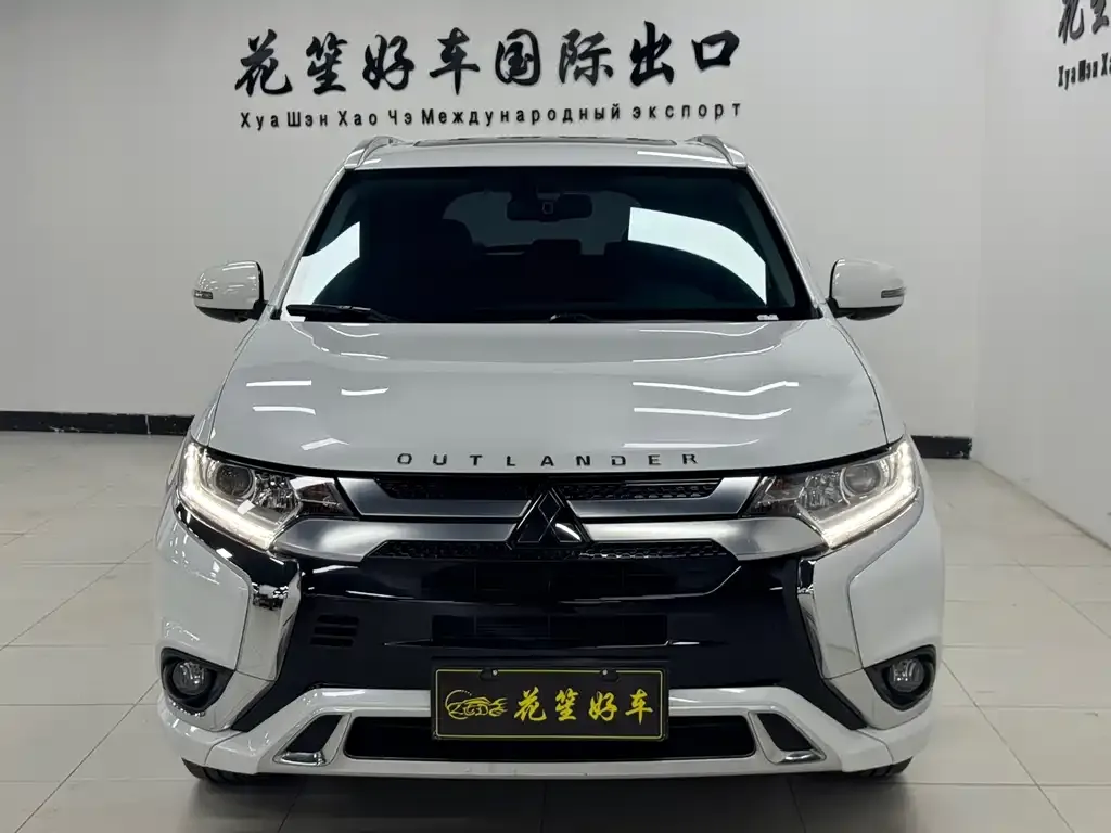 Mitsubishi Outlander — фото 4