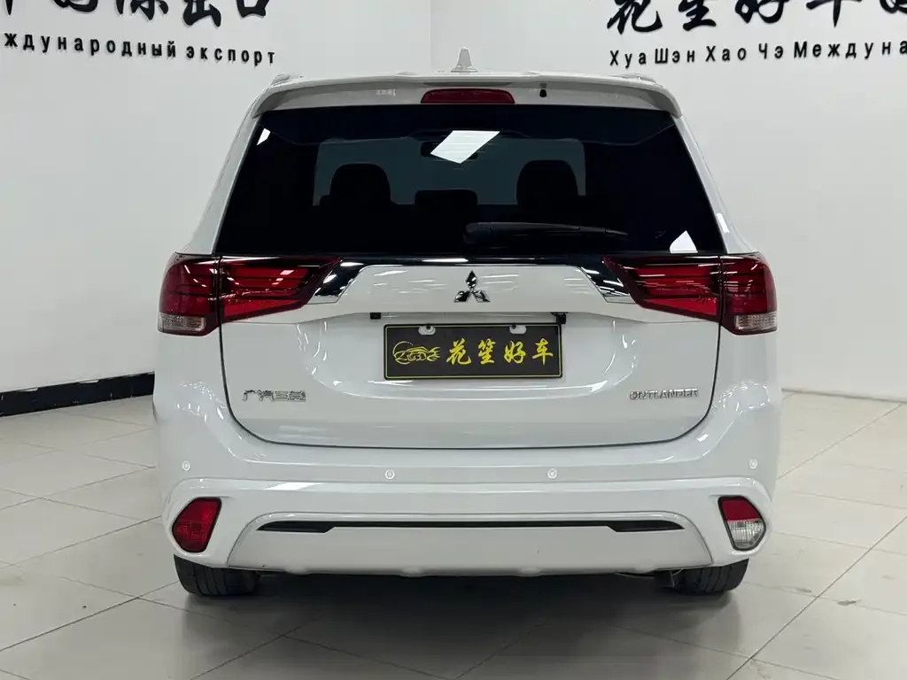 Mitsubishi Outlander — фото 6