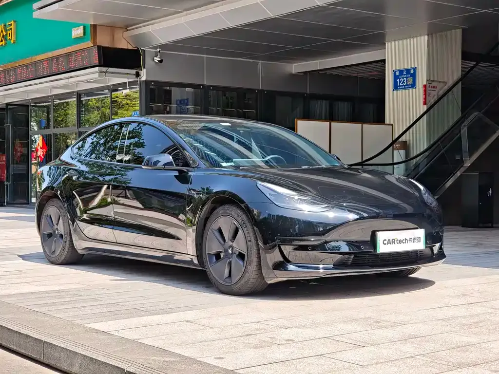 Tesla Model 3 — фото 6