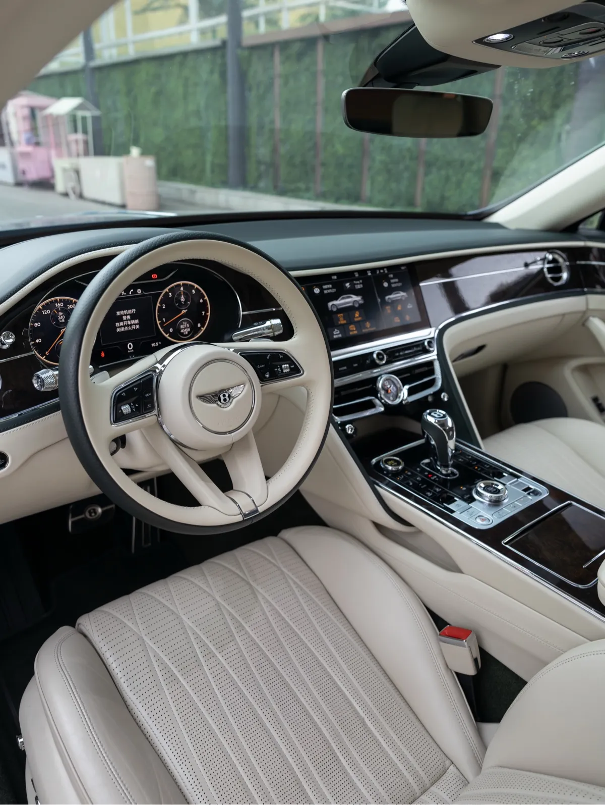 Bentley Flying Spur — фото 7