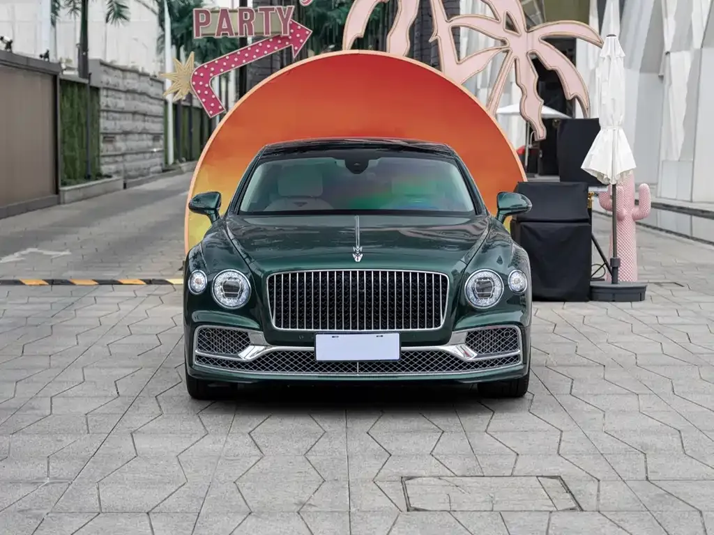 Bentley Flying Spur — фото 9