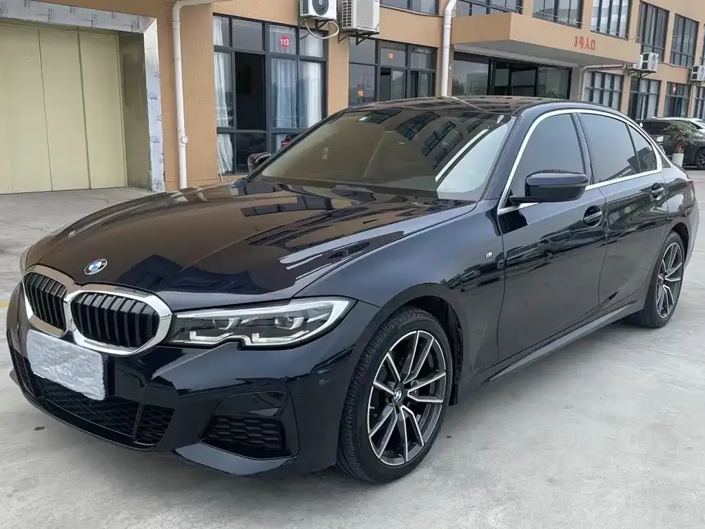 BMW 3 Series 2021 из CN, фото 1