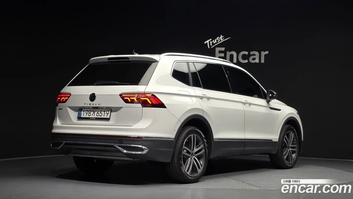 Volkswagen Tiguan — фото 4