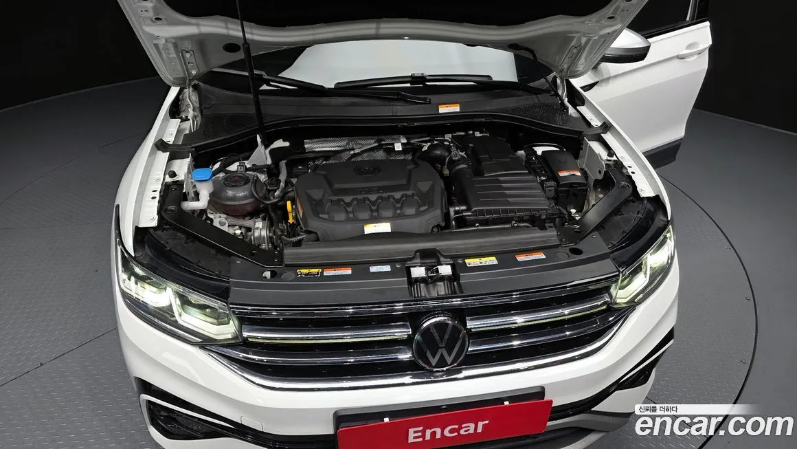 Volkswagen Tiguan — фото 9