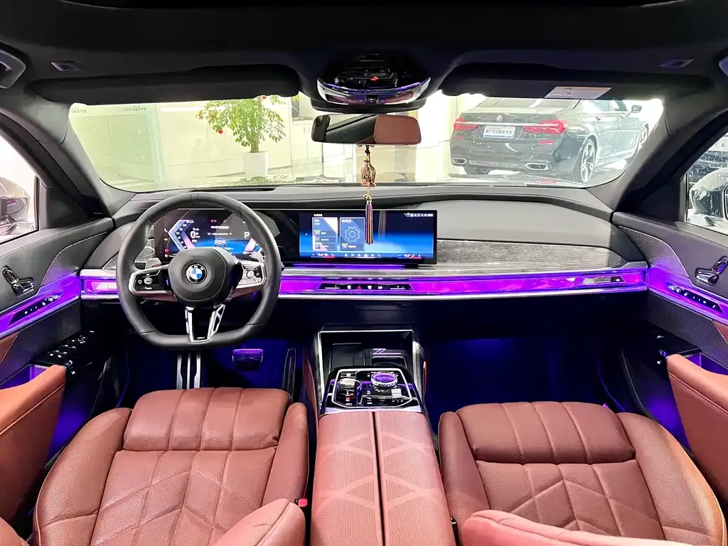 BMW 7 Series 2023 из CN, фото 8