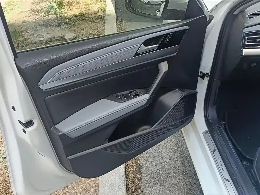 Volkswagen Lavida 2023 из CN, фото 9
