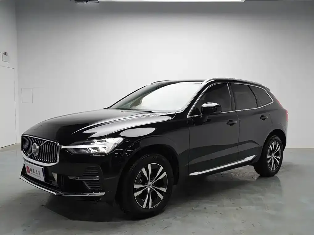 Volvo XC60 — фото 1