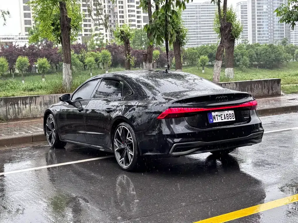 Audi A7L — фото 7