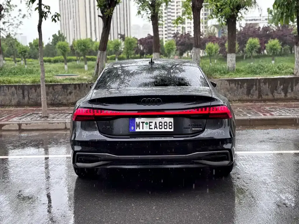 Audi A7L — фото 6