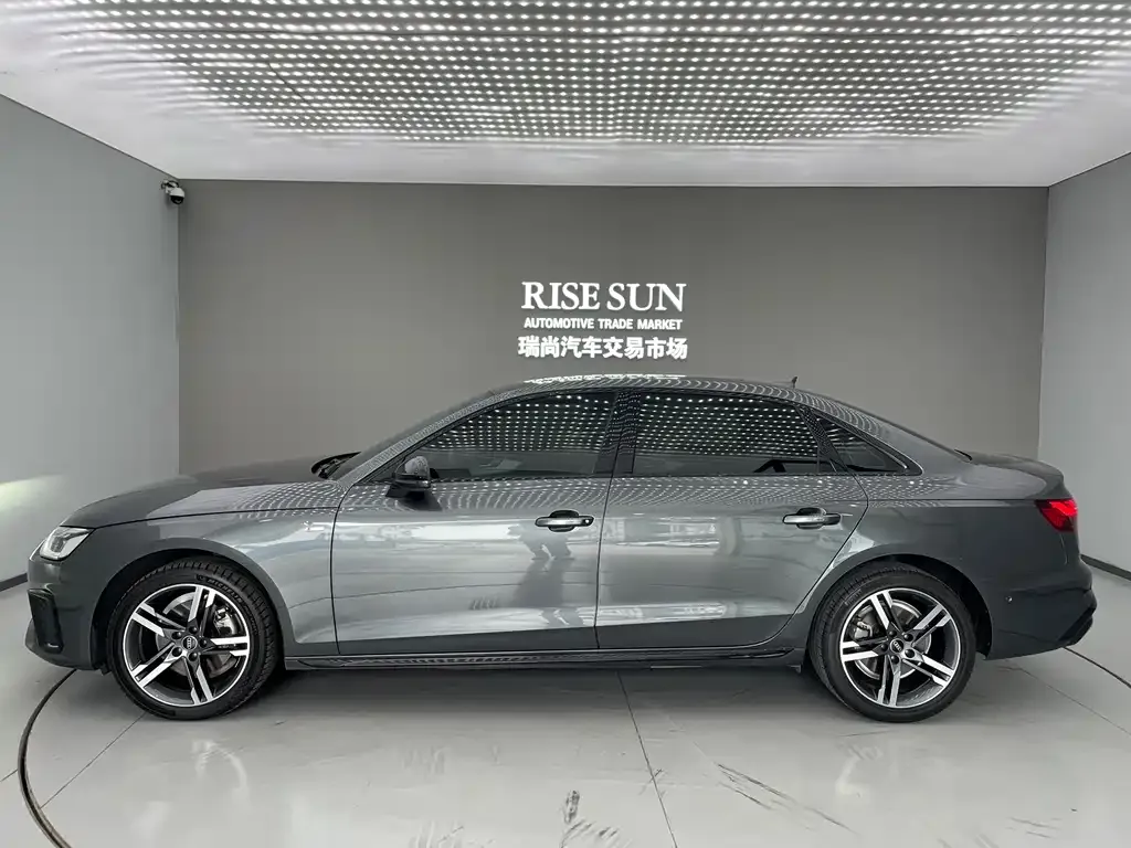 Audi A4L — фото 5