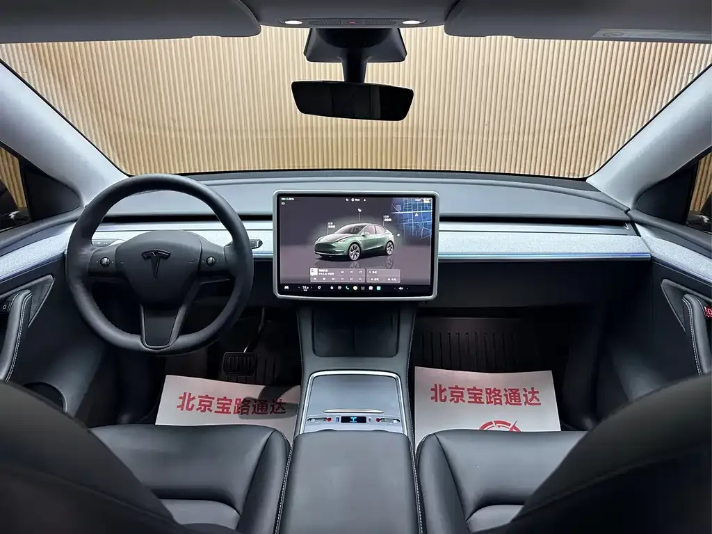 Tesla Model Y — фото 3