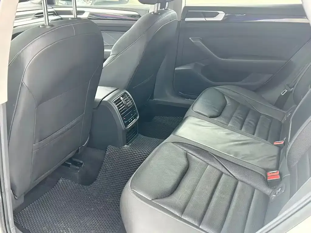 Volkswagen CC 2023 из CN, фото 4