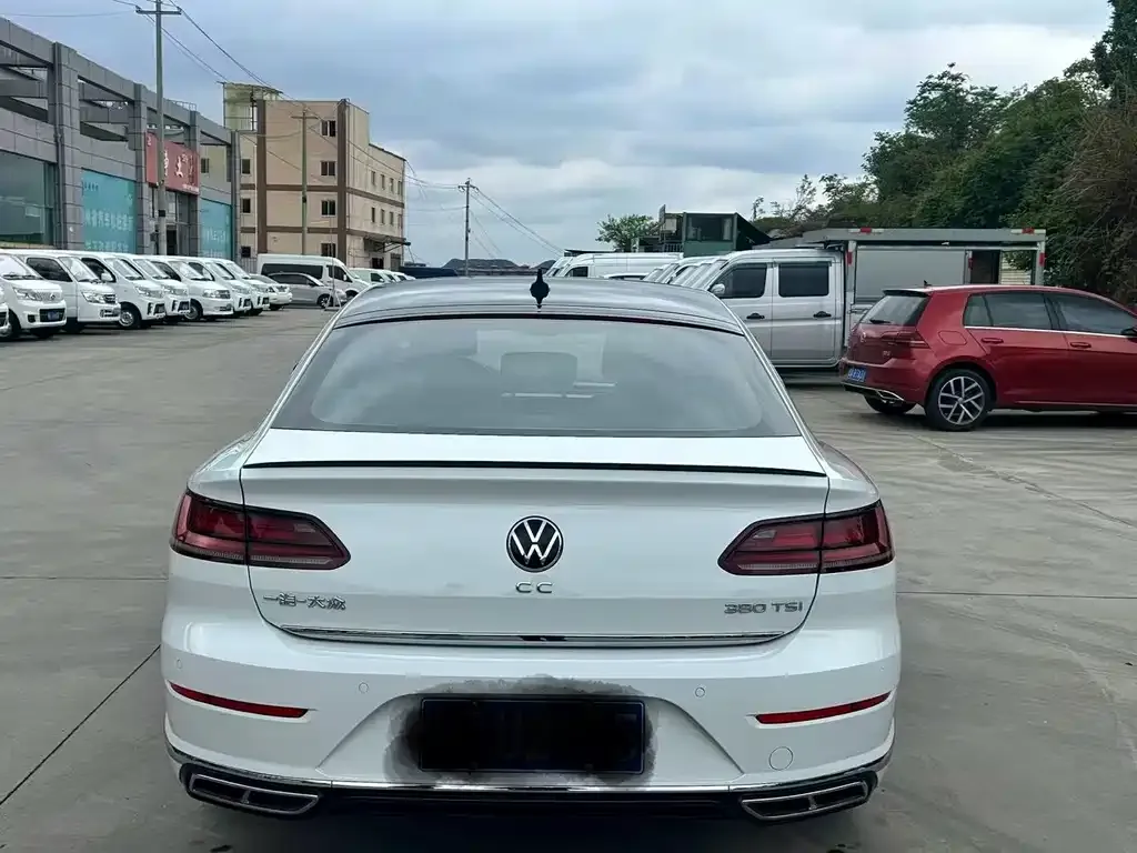 Volkswagen CC 2023 из CN, фото 3