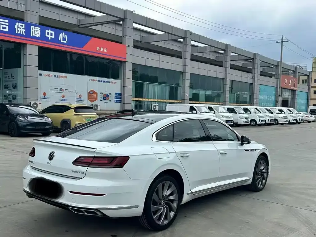 Volkswagen CC 2023 из CN, фото 5