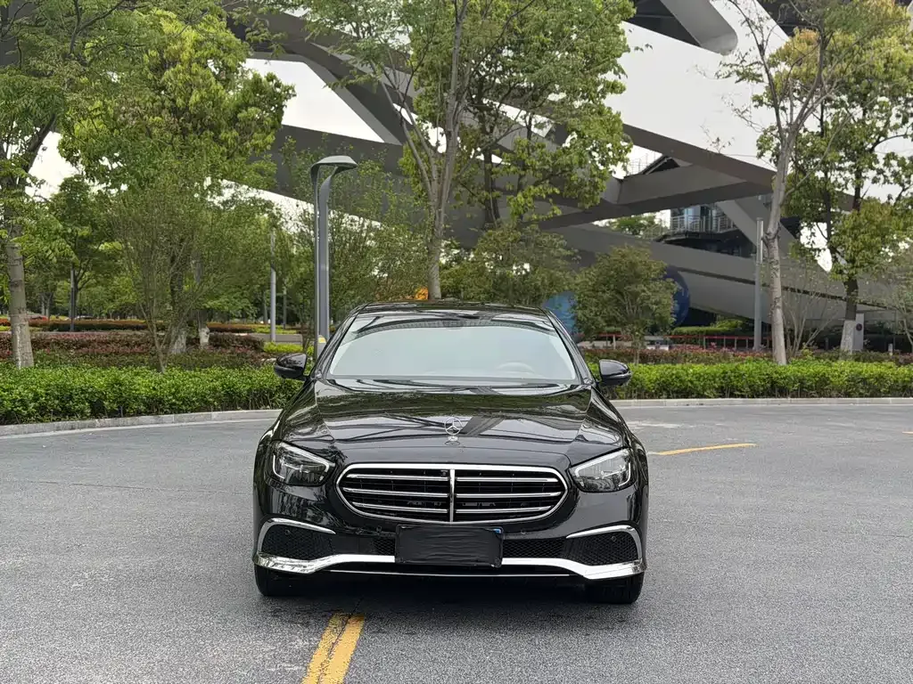 Mercedes-Benz E-Class — фото 8