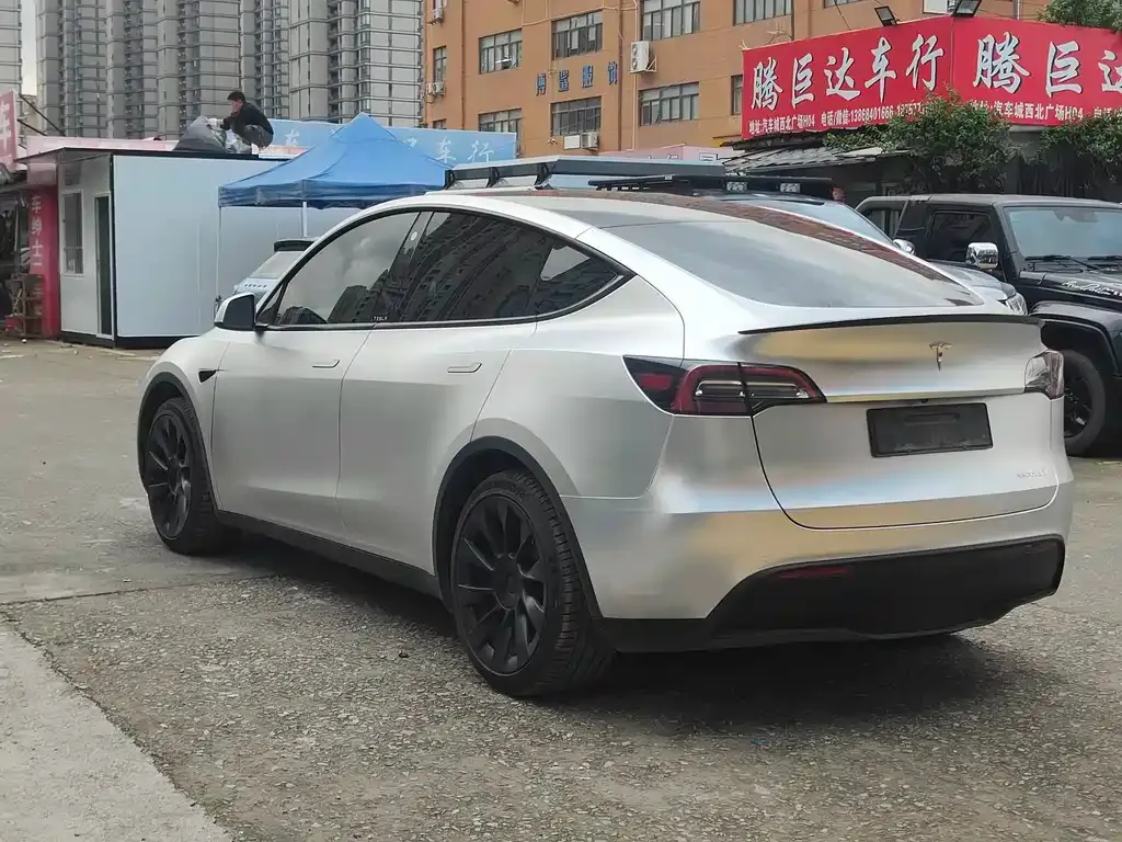 Tesla Model Y — фото 5