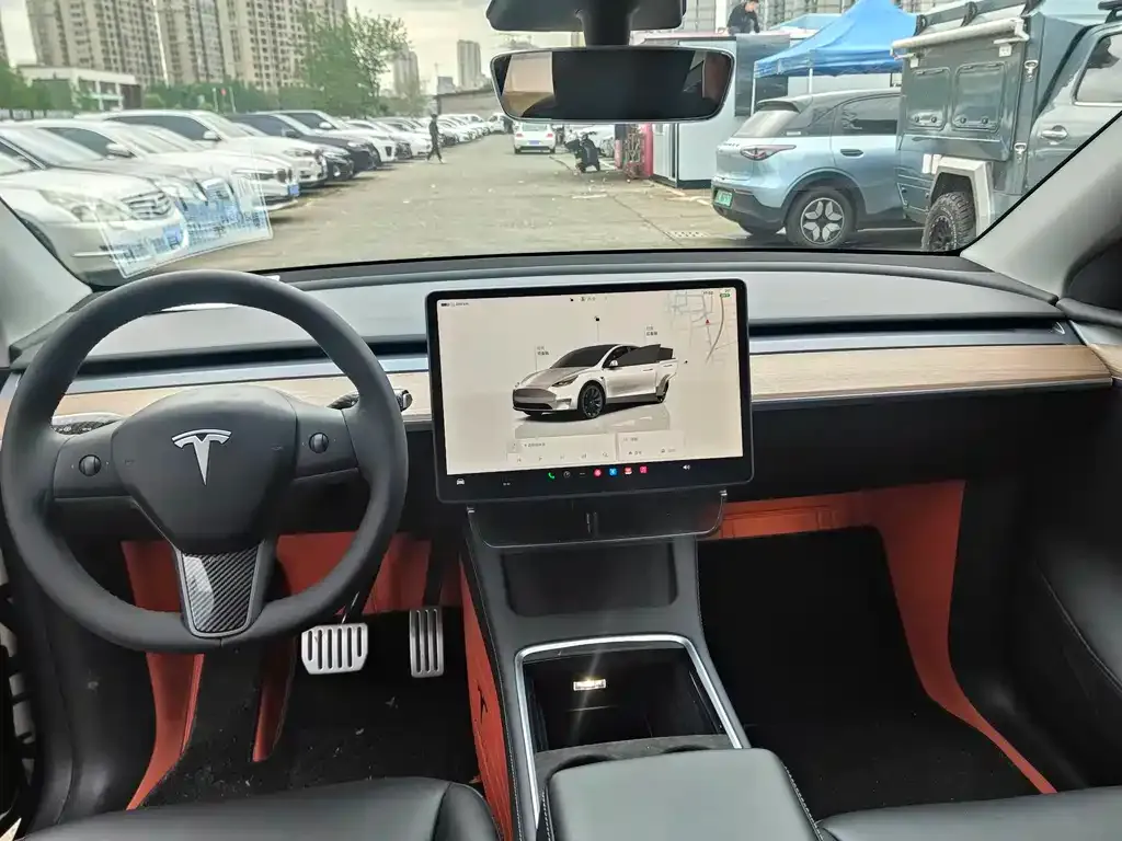 Tesla Model Y — фото 6