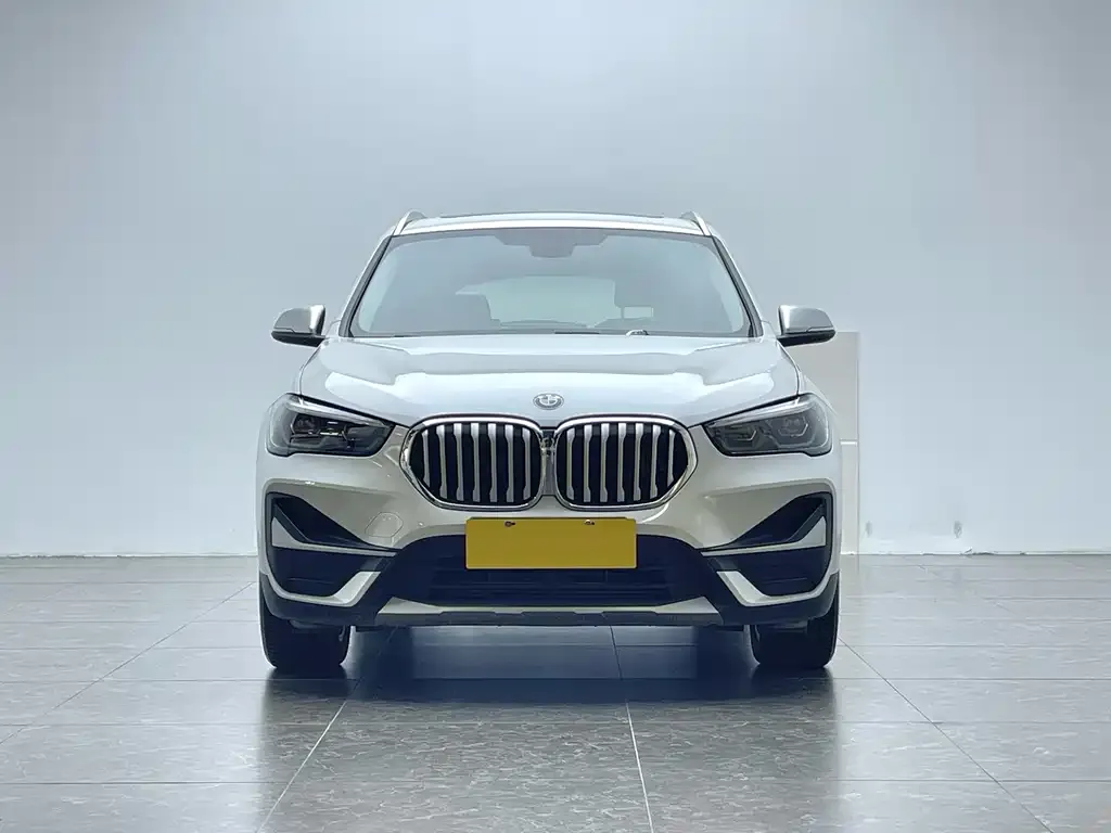 BMW X1 — фото 9